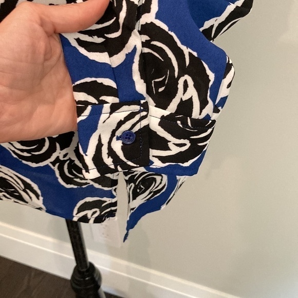 NWOT Jones New York Blue Black Floral Vneck Long Sleeve Tunic Blouse - Picture 5 of 12